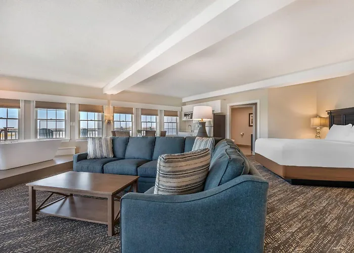 Comfort Suites Chincoteague Island Bayfront Resort